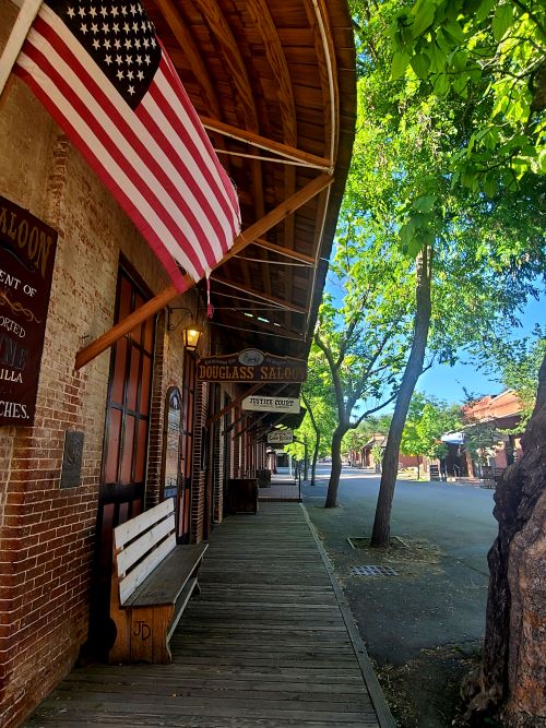 Street Scene in Columbia